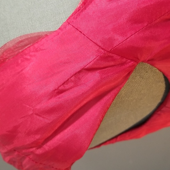 Organza Shimmering red dress approximate size 6 - Picture 16 of 17